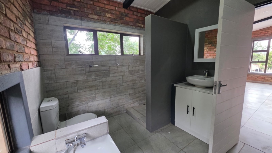 To Let 3 Bedroom Property for Rent in Flamwood North West